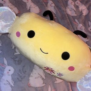 Bee squishmallow